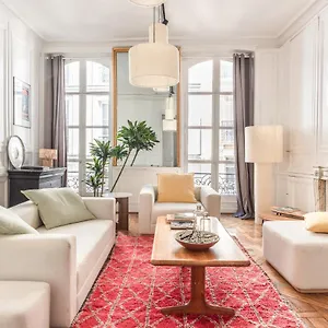 Outstanding Parisian Flat In Heart Of Center , Paris France